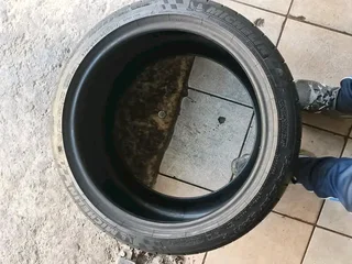 2x 275 35 19 Michelin pilot super sport tyres with 85 to 90% treads available for sale