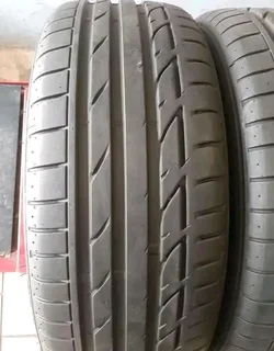 2x 225 45 19 Bridgestone run flat tyres 90% treads available for sale