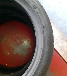 2x 225 45 19 Bridgestone run flat tyres 90% treads available for sale