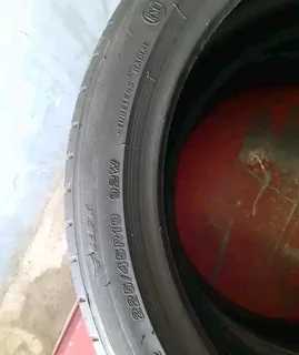 2x 225 45 19 Bridgestone run flat tyres 90% treads available for sale