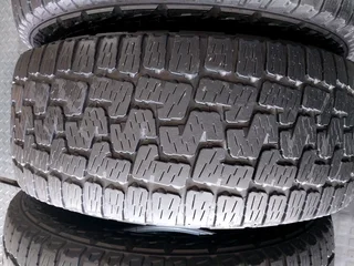 A clean set of 275 55 20 pirelli scorpion 廬 verde tyres with good treads available for sale