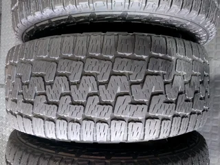 A clean set of 275 55 20 pirelli scorpion 廬 verde tyres with good treads available for sale