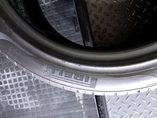 2x 285 40 20 pirelli normal tyres with 95% treads available for sale