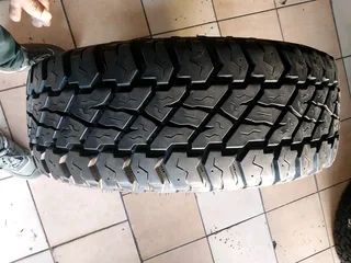 1x 265 70 17 cooper st maxx with 95% treads available for sale