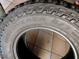 1x 265 70 17 cooper st maxx with 95% treads available for sale