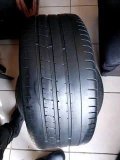 1x 275 35 19 pirelli run flat tyre available for sale