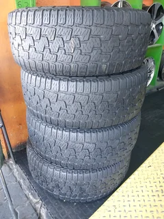 A clean set of 275 55 20 pirelli scorpion 廬 verde tyres with good treads available for sale