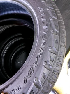 A clean set of 275 55 20 pirelli scorpion 廬 verde tyres with good treads available for sale