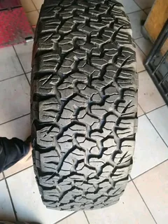 1x 265 70 17 Bf Goodrich ko2 tyre with 95% treads available for sale