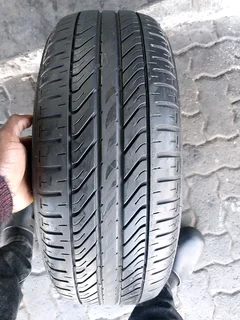 2x 185 65 14 Dunlop tyres with good treads available for sale