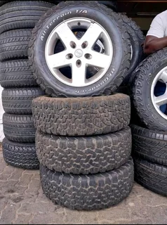 A clean set of 17inch jeep wrangler rims with 245 65 17 bf Goodrich ko2 tyres with 90% treads availa
