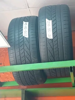 2x 275 35 20 Goodyear tyres with good treads available for sale