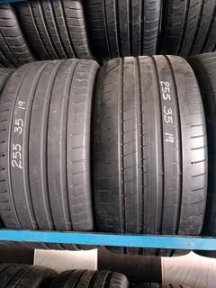 2x 255 35 19 Goodyear tyres with good treads available for