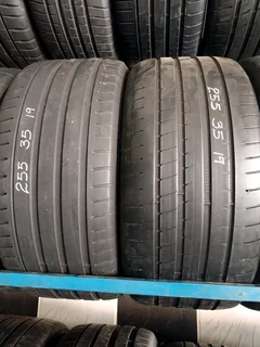 2x 255 35 19 Goodyear tyres with good treads available for