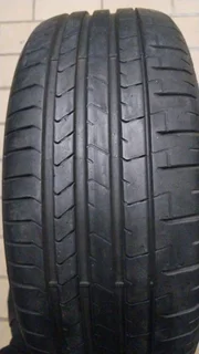 1x 225 40 19 pirelli normal tyre with 90% treads available for sale