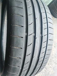 2x 225 40 18 Continental normal tyres with 90% treads available for sale