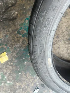 2x 225 40 18 Continental normal tyres with 90% treads available for sale