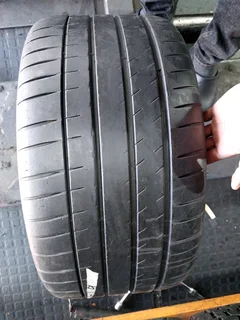 1x 255 30 19 Michelin pilot sport 4s tyre with 95% available for sale