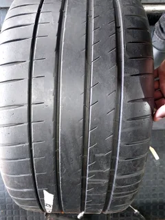 1x 255 30 19 Michelin pilot sport 4s tyre with 95% available for sale