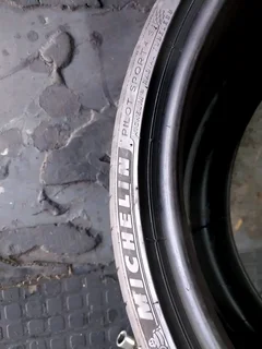 1x 255 30 19 Michelin pilot sport 4s tyre with 95% available for sale