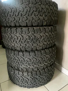 A clean set of 265 60 18 bf Goodrich ko2 tyres with 95% treads available for sale