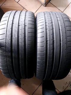 2x 255 35 19 Michelin tyres with good treads available for sale