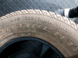1x 255 70 16 Continental tyre with 99% treads available for sale