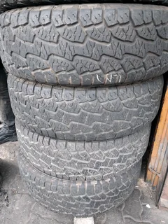 A clean set of 265 70 17 hankook dynapro tyres with good treads available for sale