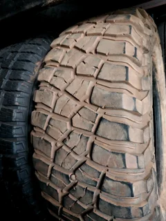 1x 265 70 17 bf Goodrich mud terrain tyre with good treads available for sale
