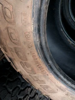 1x 265 70 17 bf Goodrich mud terrain tyre with good treads available for sale