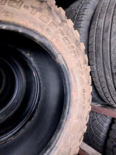 1x 265 70 17 bf Goodrich mud terrain tyre with good treads available for sale