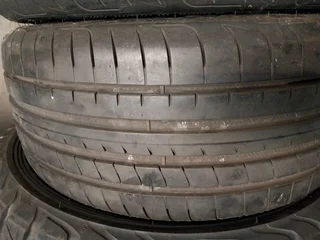 2x 235 40 18 new Goodyear normal tyres only been used for 3weeks