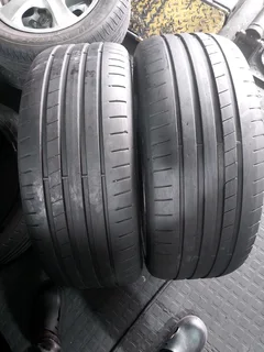 2x 225 45 19 Dunlop run flat tyres with good treads available for sale