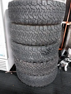 FIVE 285 75 16 Bf Goodrich ko2 tyres 1 new and other 4 are 90% treads
