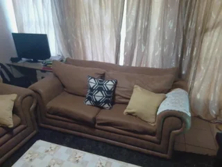 2 coaches and 2 mini chairs