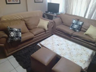 2 coaches and 2 mini chairs