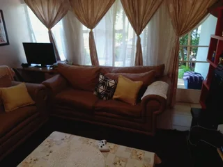 2 coaches and 2 mini chairs