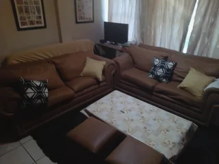 2 coaches and 2 mini chairs