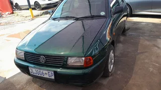 Volkswagen polo playa 1.6i