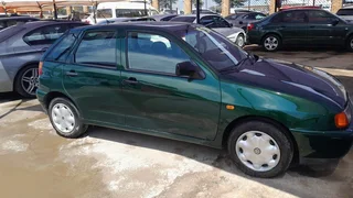 Volkswagen polo playa 1.6i