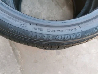 4x 245/40/20 Goodyear Efficient Grip u 7