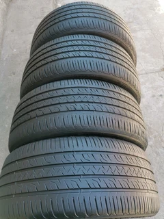 4x 245/40/20 Goodyear Efficient Grip u 7