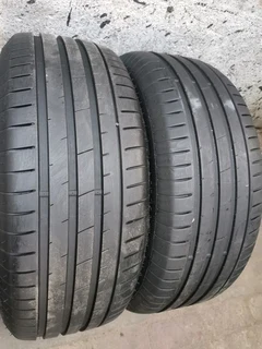 2x 235/55/17 Appolo like new