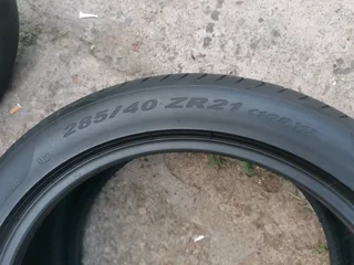 2x 285/40/21 Pirelli pzero normal Tyres like new