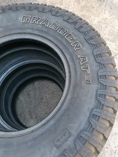 New 2x 235/85/16 General Grabber AT3 white lattering