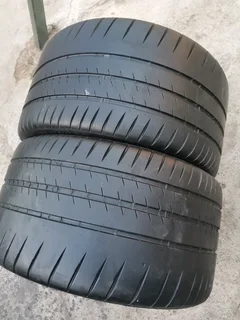 2x 305/30/19 Michelin pilot sport Cup 2