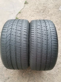 2x 285/40/19 pirelli Pzero normal Tyres like new