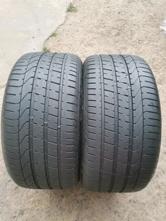 2x 285/40/19 pirelli Pzero normal Tyres like new