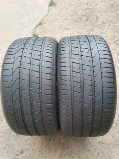 2x 285/40/19 pirelli Pzero normal Tyres like new