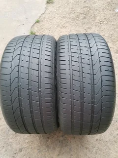 2x 285/40/19 pirelli Pzero normal Tyres like new